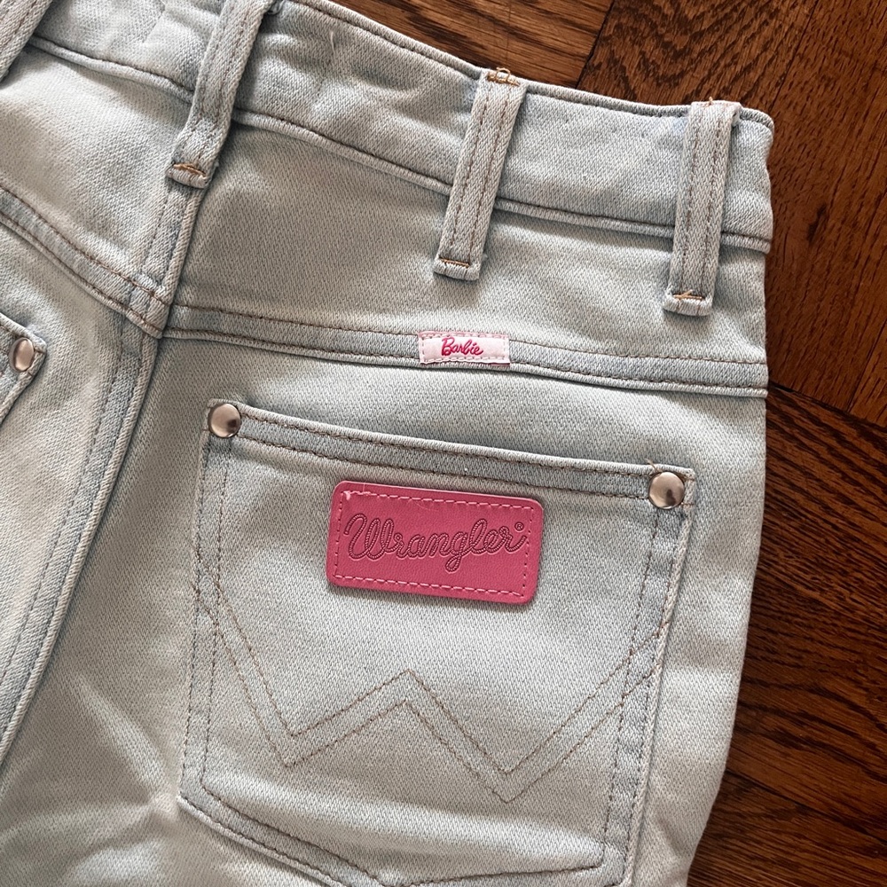Wrangler x Barbie Women's High Rise Boot Cut - Picture 4 of 5